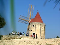 moulin d'alphonse daudet à fontvieille