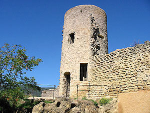 tower of castel cucuron luberon