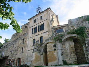 monument oppède luberon